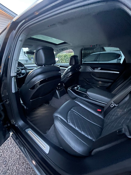 Audi A8 4 of 9