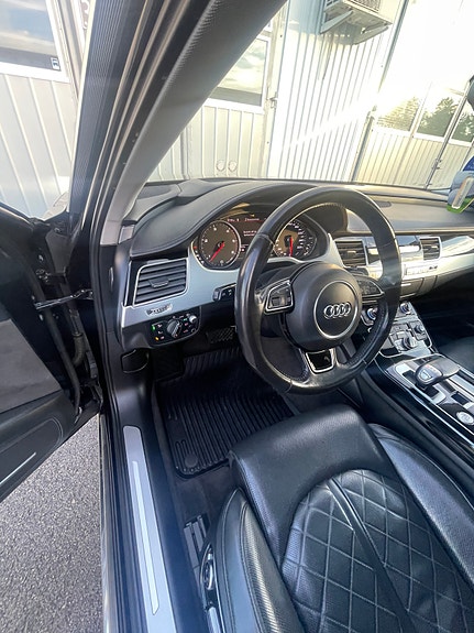 Audi A8 7 of 9