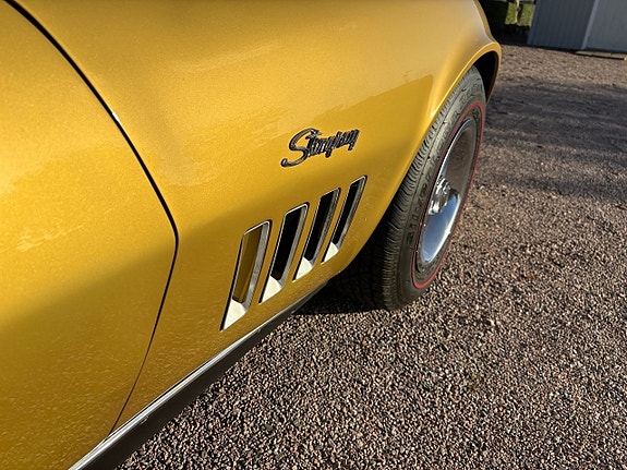 Chevrolet Corvette 5 of 14