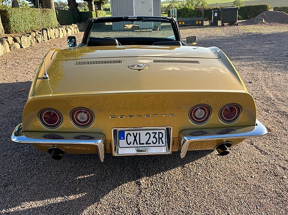 Chevrolet Corvette 7 of 14