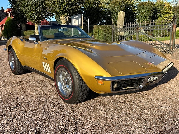Chevrolet Corvette 3 of 14