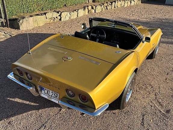 Chevrolet Corvette 6 of 14