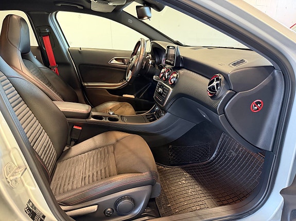 Mercedes-Benz A250 10 of 19