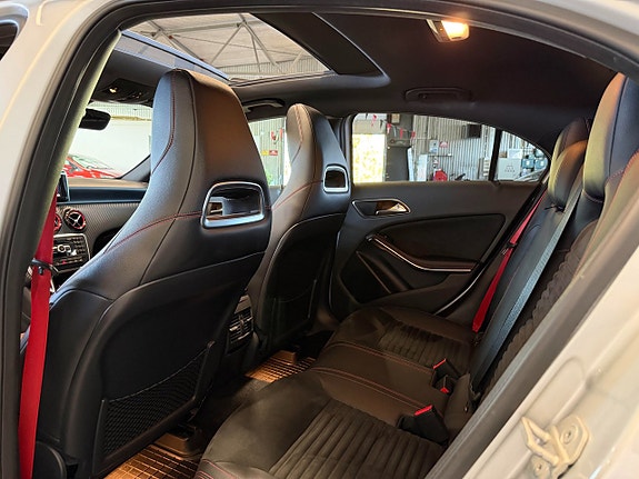 Mercedes-Benz A250 14 of 19