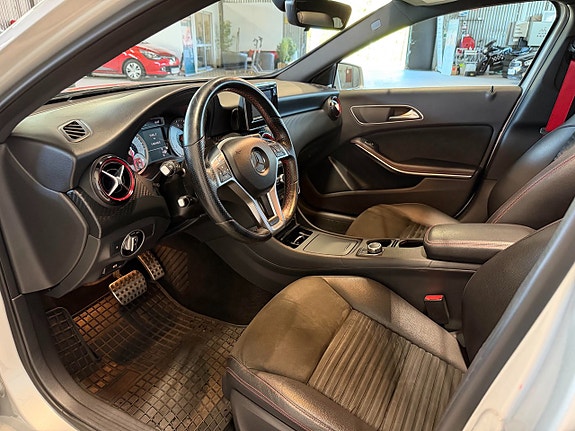 Mercedes-Benz A250 15 of 19