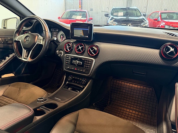 Mercedes-Benz A250 11 of 19