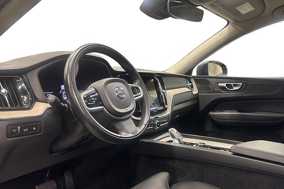Volvo XC60 8 of 23