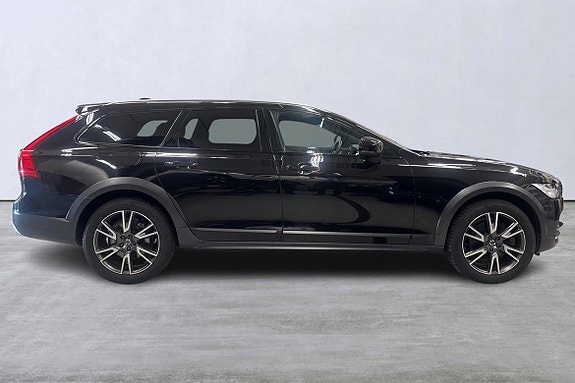 Volvo V90 Cross Country 3 of 23