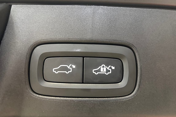 Volvo V90 Cross Country 18 of 23