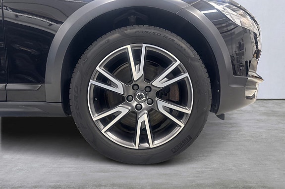 Volvo V90 Cross Country 14 of 23