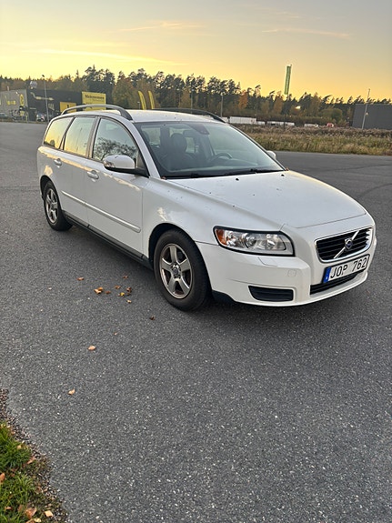 Volvo V50 3 of 10