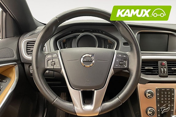 Volvo V40 Cross Country 13 of 23