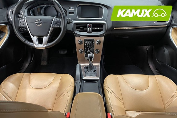 Volvo V40 Cross Country 10 of 23