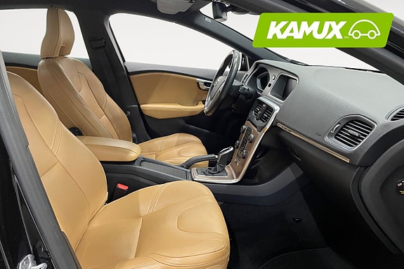 Volvo V40 Cross Country 15 of 23
