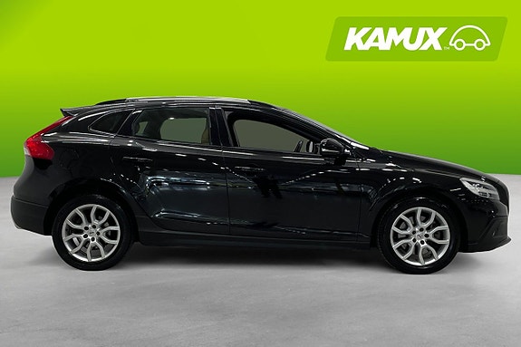 Volvo V40 Cross Country 2 of 23