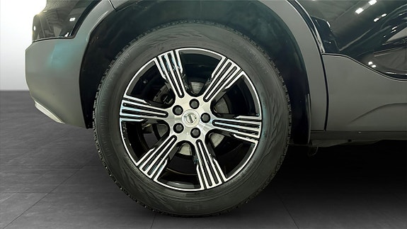 Volvo XC40 9 of 13