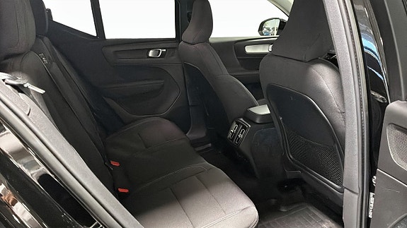 Volvo XC40 5 of 13