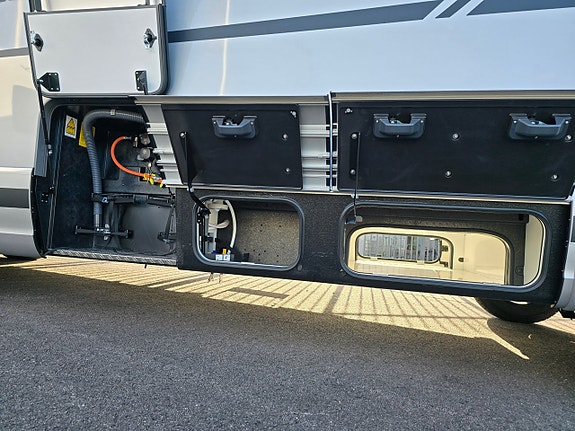 Hymer MasterLine I 890 HC-Edition-Black 19 of 21