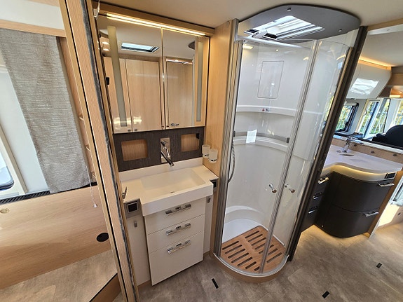 Hymer MasterLine I 890 HC-Edition-Black 16 of 21