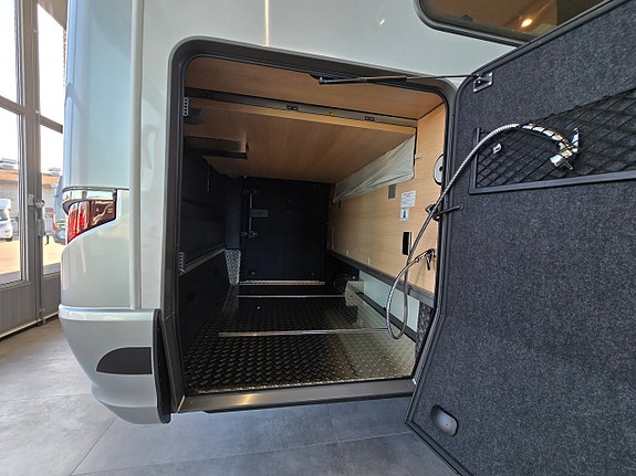 Hymer MasterLine I 890 HC-Edition-Black 11 of 21