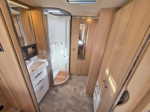 Hymer MasterLine I 890 HC-Edition-Black 14 of 21