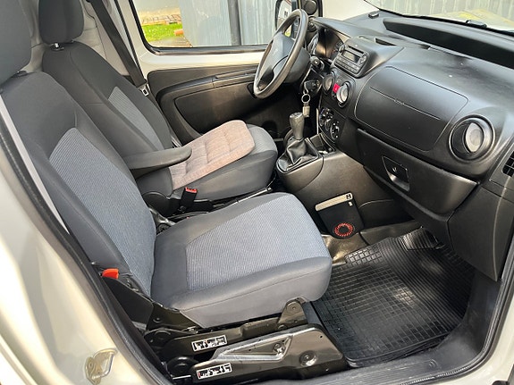 Peugeot Bipper 11 of 16