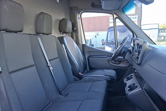 Mercedes-Benz Sprinter 311 12 of 13