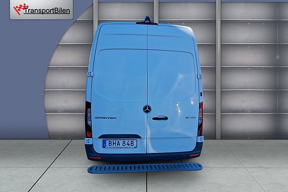 Mercedes-Benz Sprinter 311 4 of 13