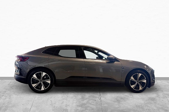 Polestar 4 4 of 28