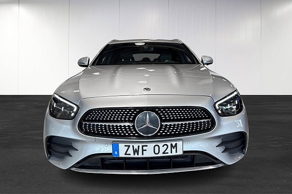 Mercedes-Benz E300 de 12 of 15