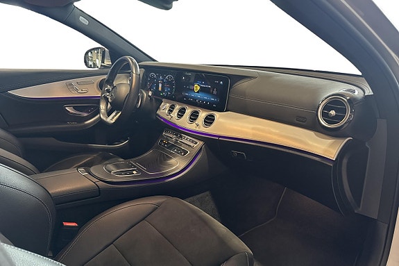 Mercedes-Benz E300 de 8 of 15