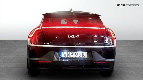 Kia EV6 7 of 12
