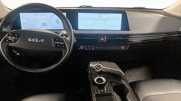 Kia EV6 4 of 12