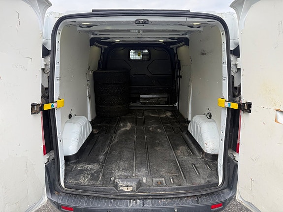 Ford Transit Custom 13 of 13