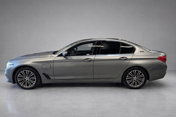 BMW 530e 5 of 15