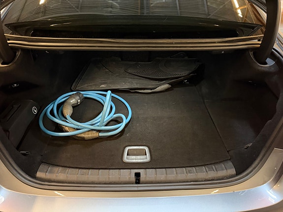 BMW 530e 13 of 15