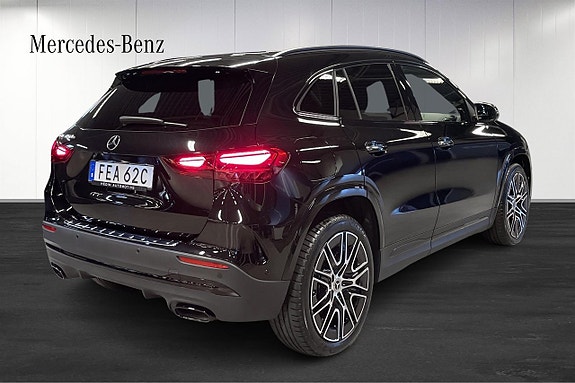 Mercedes-Benz GLA 250 e 4 of 17