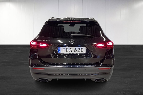 Mercedes-Benz GLA 250 e 17 of 17