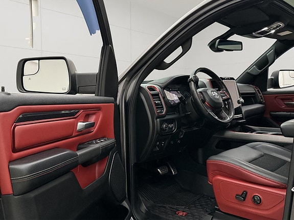 Dodge RAM 1500 13 of 30
