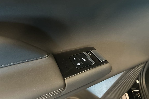 Volvo ES90 24 of 30