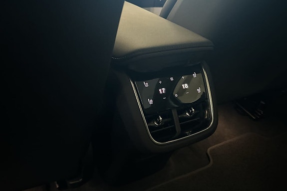 Volvo ES90 23 of 30