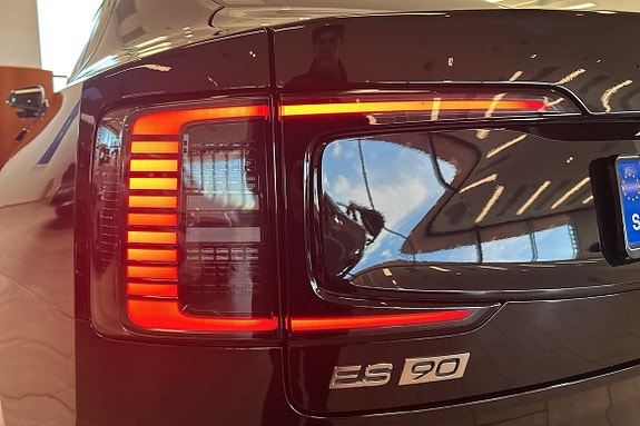 Volvo ES90 19 of 30