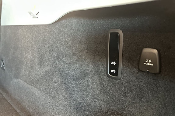 Volvo ES90 16 of 30