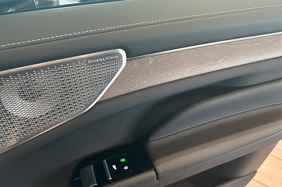 Volvo ES90 13 of 30