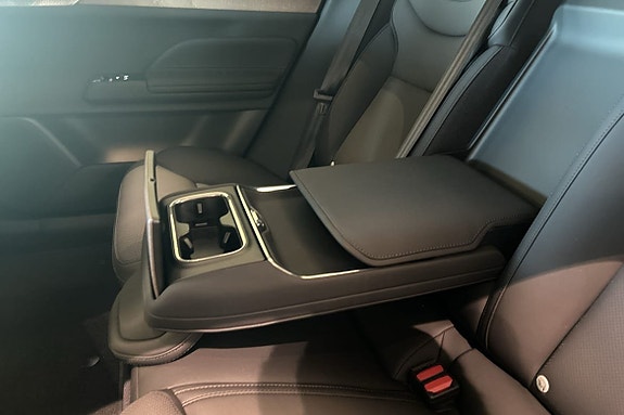 Volvo ES90 22 of 30