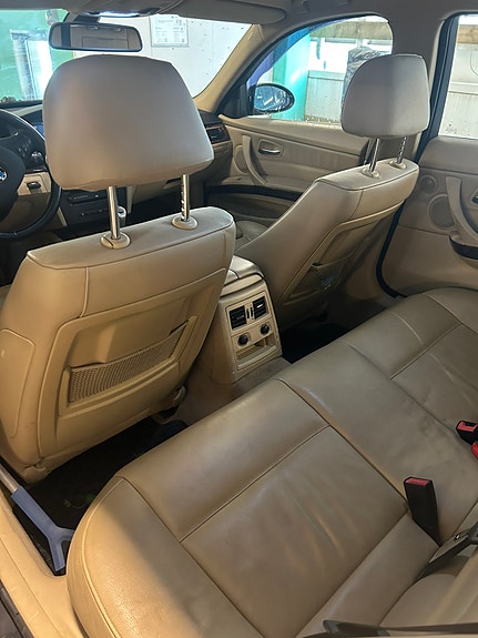 BMW 325Xi 5 of 5