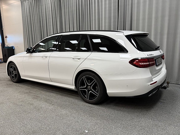 Mercedes-Benz E 220 d 3 of 16