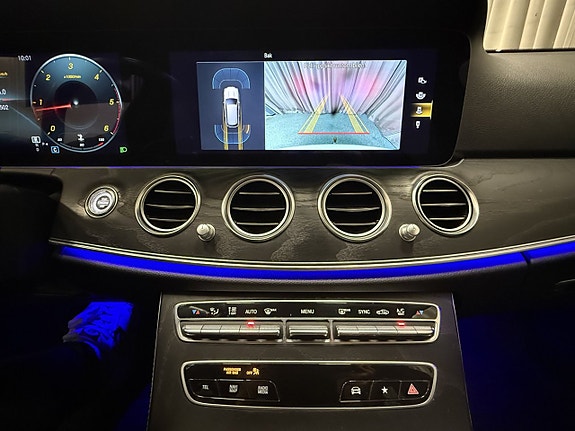 Mercedes-Benz E 220 d 13 of 16