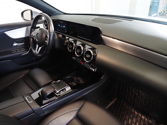 Mercedes-Benz A180 d 9 of 22