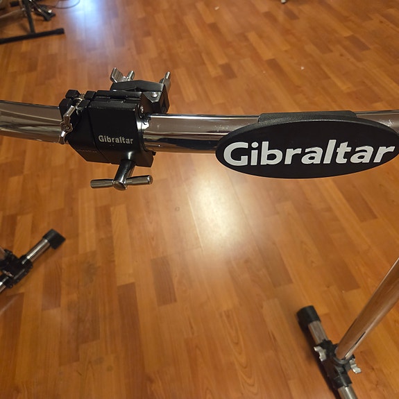 Gibraltar trumrack i krom för trumset